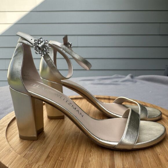 Stuart Weitzman Nearlynude Gem Buckle Sandal Block Heel Size 8.5 B Gold Formal - Picture 4 of 10